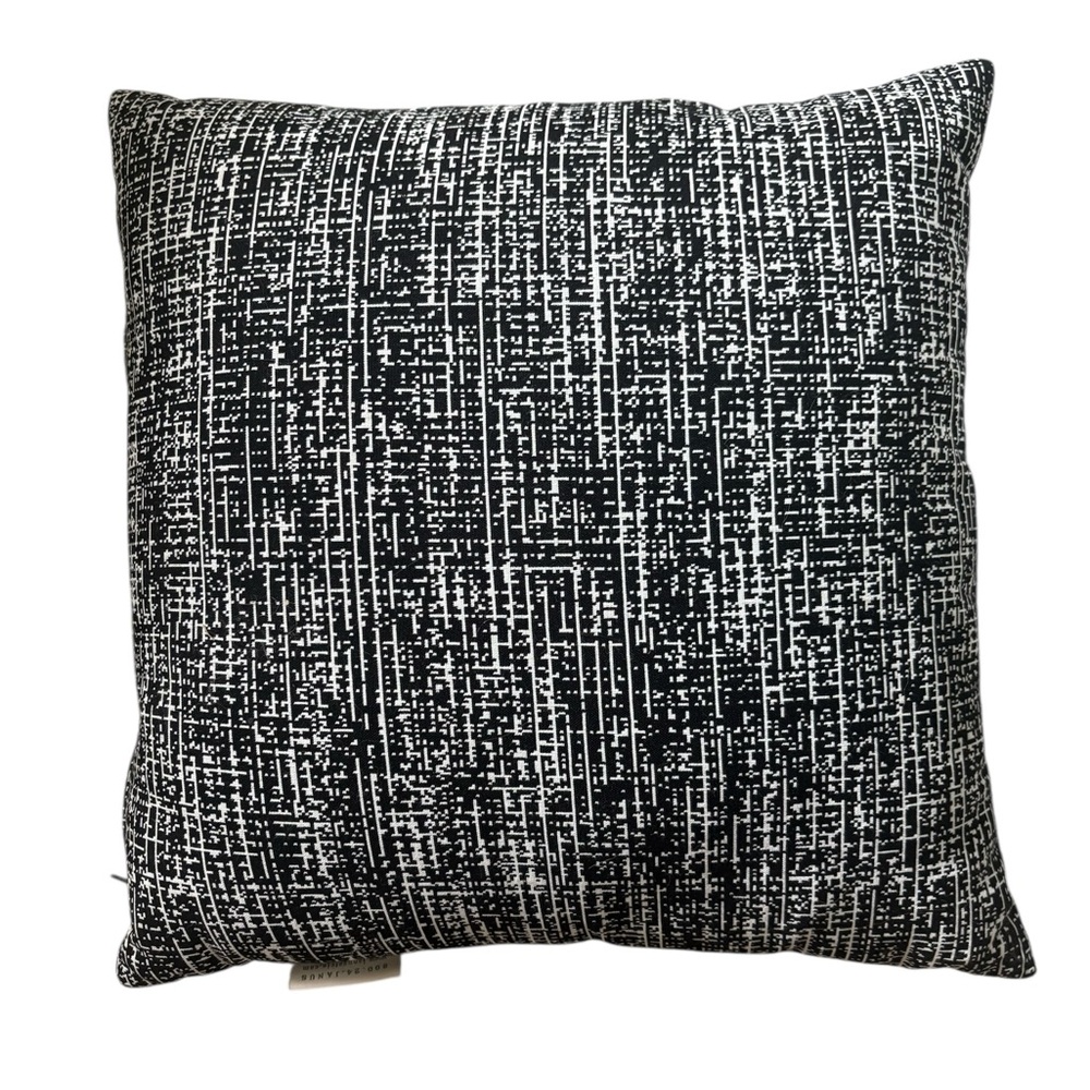 Janus et Cie Black & White Accent Throw Pillow 16”X16” EUC